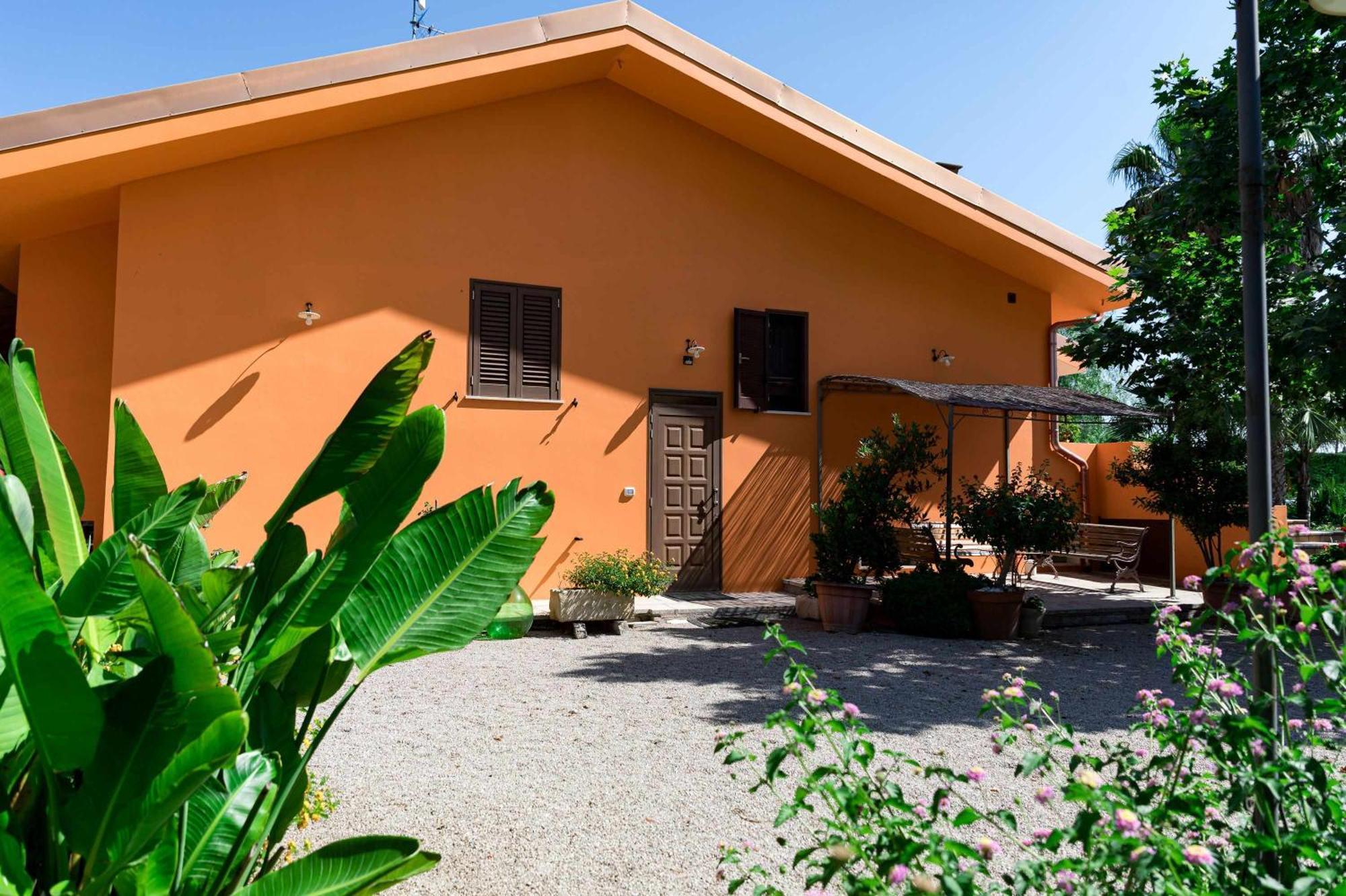 Villa Claudia By Vivimy Parabita Extérieur photo